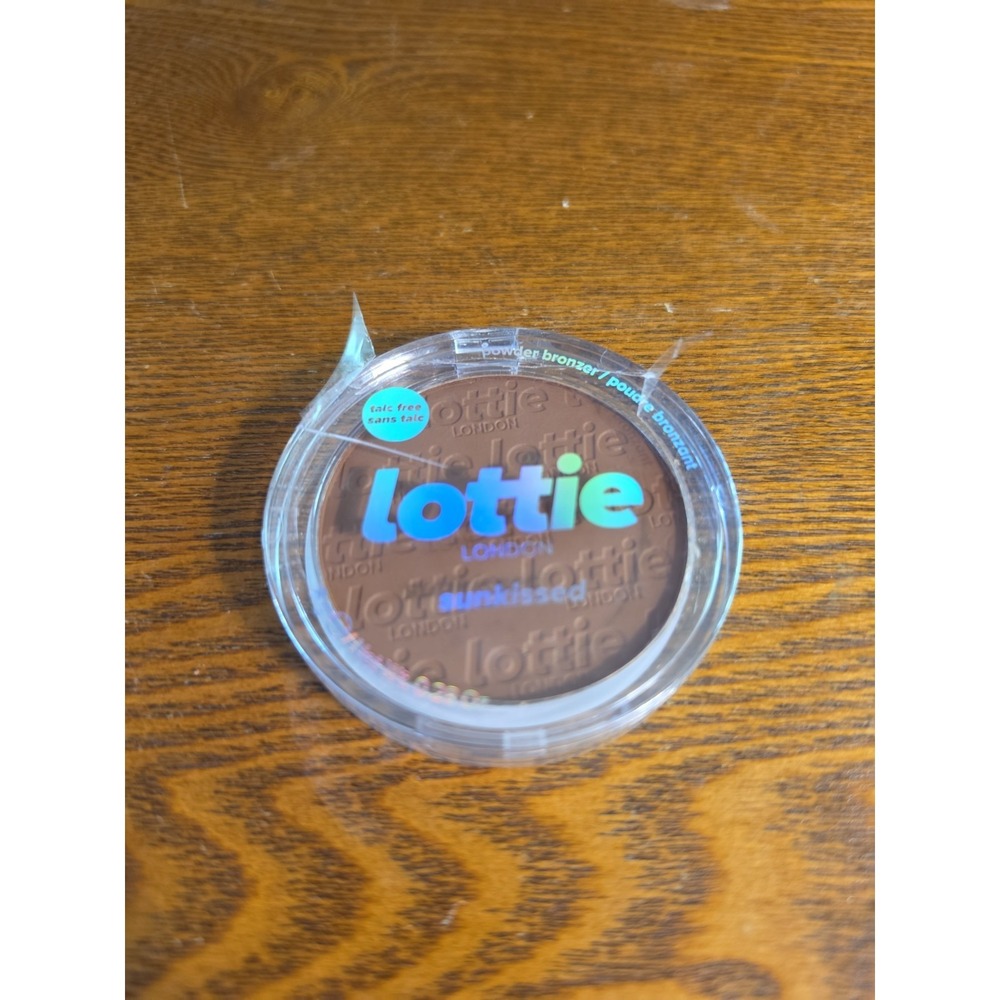 Lottie Sunkissed Powder Bronzer Sealed 0.28 oz Each SUNGLOW